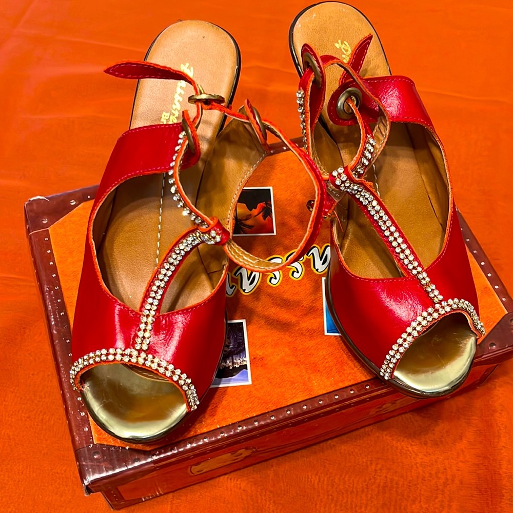 Beautiful Brazilian real leather with rhinestone